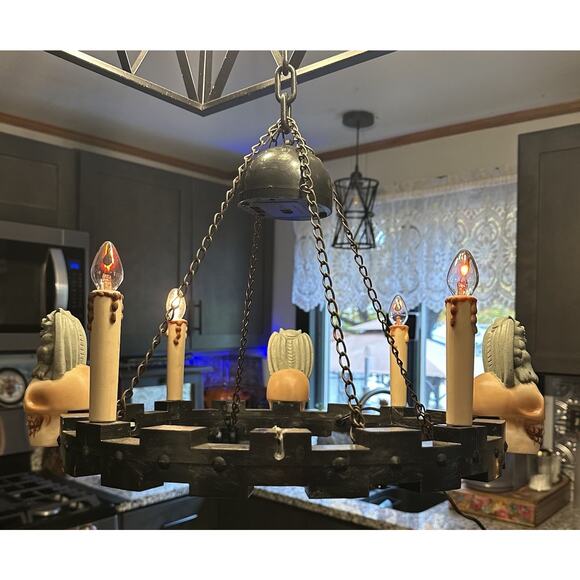 Vtg Gemmy Haunted 16” Spooky Chandelier With Sound & Flickering Lights Gargoyles - Picture 3 of 17